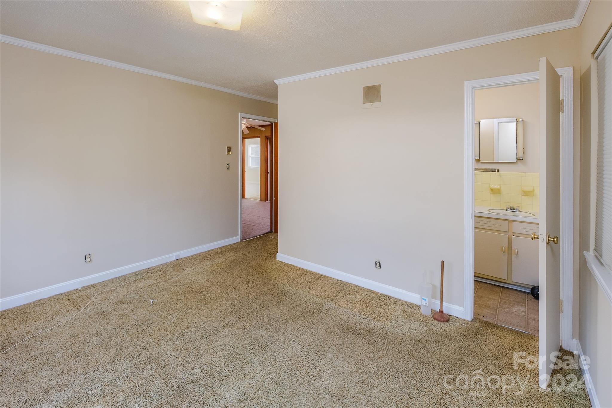 342 Stagecoach Road Northwest Concord, NC 28027 - Photo 11 of 25 an empty room with mirror