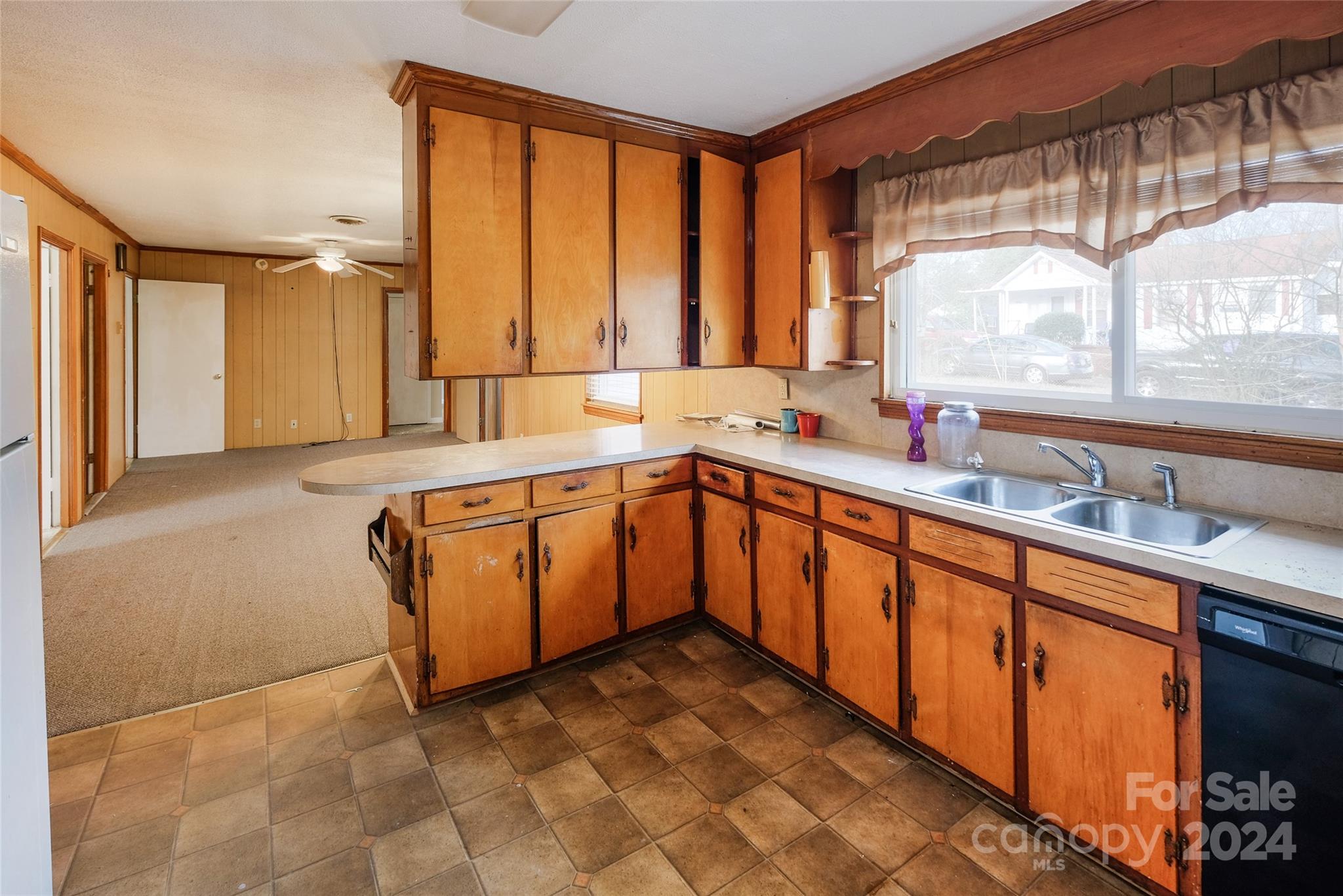 342 Stagecoach Road Northwest Concord, NC 28027 - Photo 8 of 25 a large kitchen with a large window