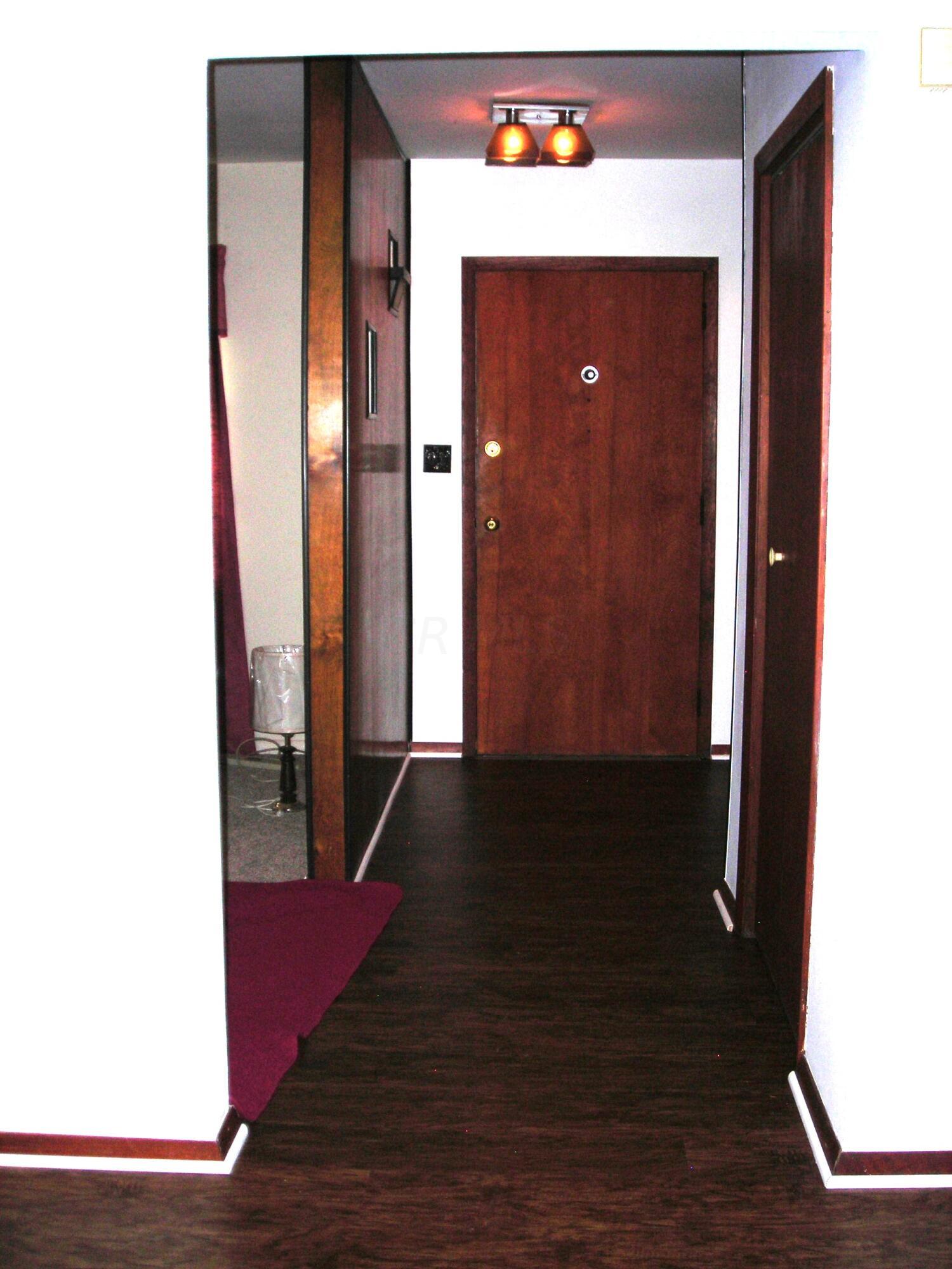 2405 Koebel Road Columbus, OH 43207 - Photo 12 of 24 DSCN2600