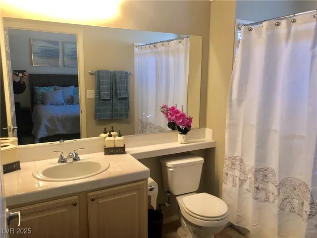 $1,995 | 5250 South Rainbow Boulevard, Unit 2105, Las Vegas, NV 89118