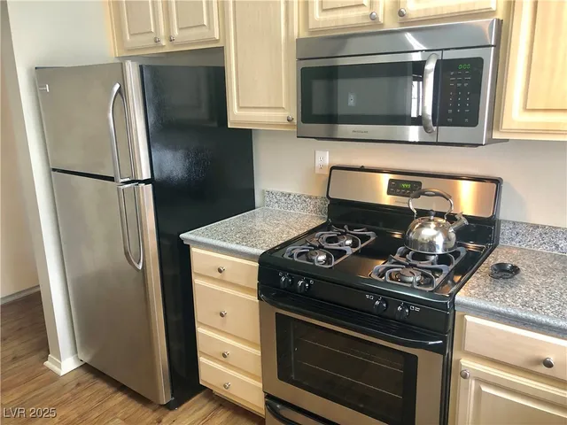 $1,995 | 5250 South Rainbow Boulevard, Unit 2105, Las Vegas, NV 89118