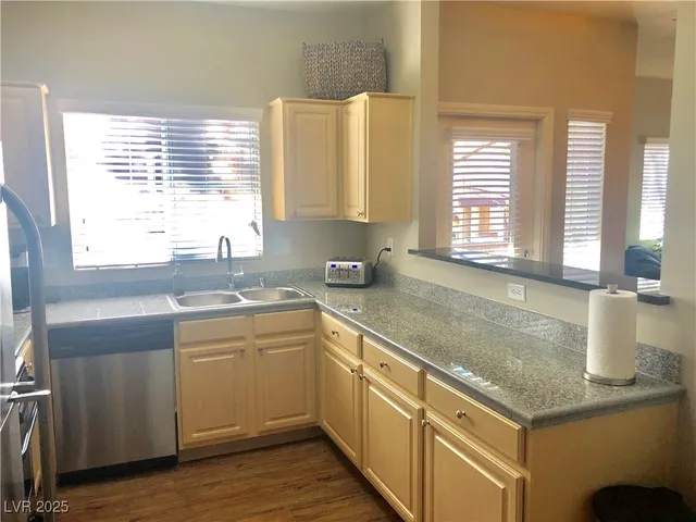 $1,995 | 5250 South Rainbow Boulevard, Unit 2105, Las Vegas, NV 89118