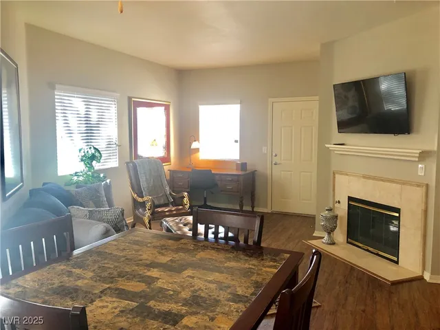 $1,995 | 5250 South Rainbow Boulevard, Unit 2105, Las Vegas, NV 89118