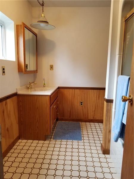 618 Freeport Road Butler, PA 16002 - Photo 14 of 18