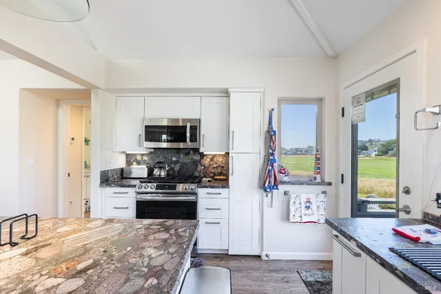$1,749,000 | 221 Condor Court, Bodega Bay, CA 94923