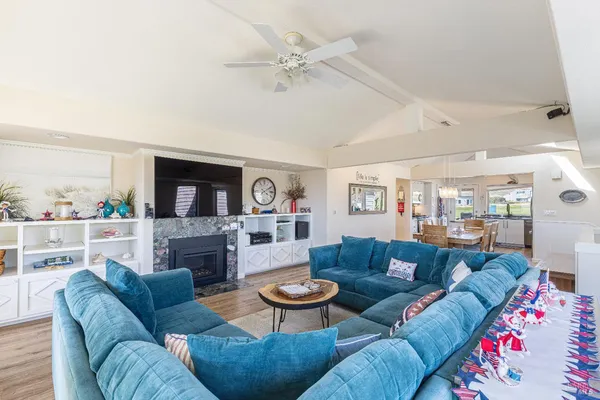 $1,549,000 | 221 Condor Court, Bodega Bay, CA 94923