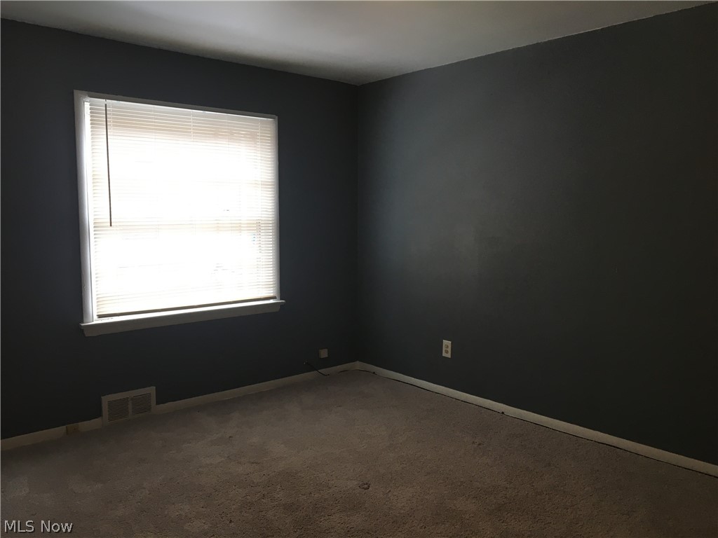 14294 Cedar Road Cleveland, OH 44121 - Photo 14 of 33 1st floor BR 1