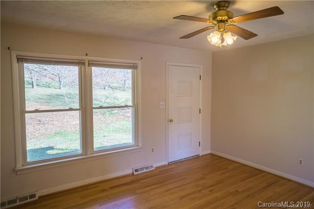 8 Parham Road Leicester, NC 28748 - Photo 4 of 20 Gallery Image 4