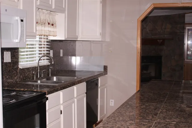 $1,600 | 161 Green Fields Drive, Bastrop, TX 78602