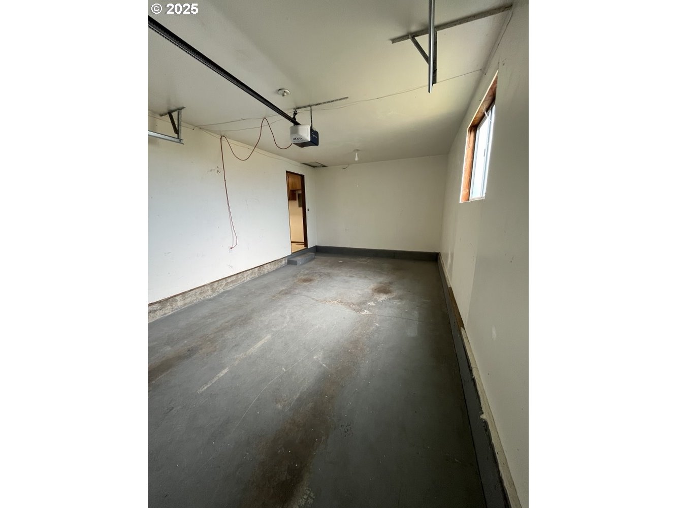 2801 Raleigh Court Southeast Albany, OR 97322 - Photo 12 of 30 a view of a hallway with wooden floor