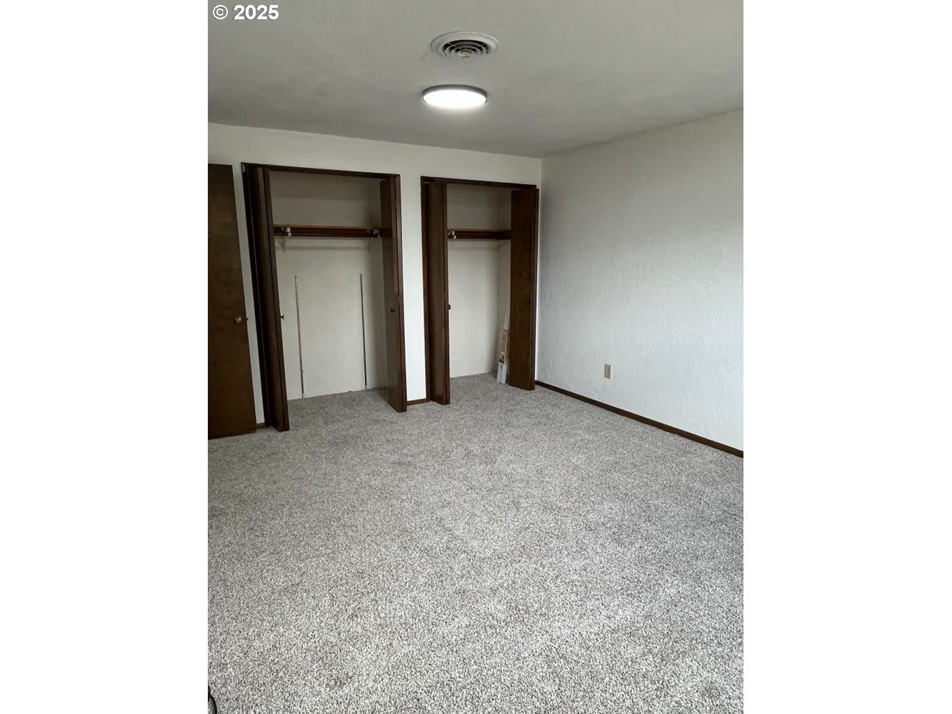 2801 Raleigh Court Southeast Albany, OR 97322 - Photo 24 of 30 a view of an empty room with closet