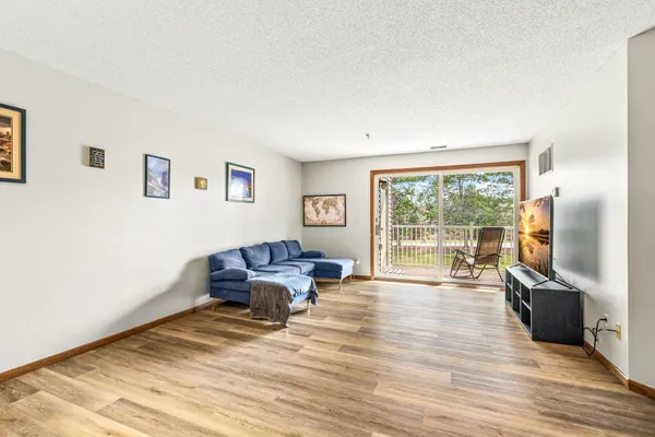 $149,900 | 1215 Ferndale Street North, Unit A12, Maplewood, MN 55119