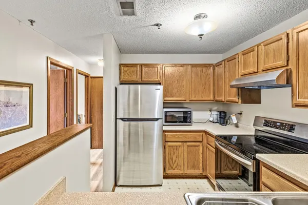 $149,900 | 1215 Ferndale Street North, Unit A12, Maplewood, MN 55119