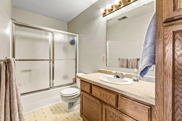 $149,900 | 1215 Ferndale Street North, Unit A12, Maplewood, MN 55119