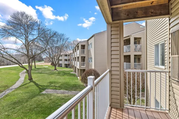 $149,900 | 1215 Ferndale Street North, Unit A12, Maplewood, MN 55119