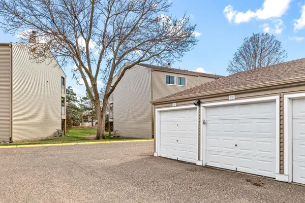$149,900 | 1215 Ferndale Street North, Unit A12, Maplewood, MN 55119