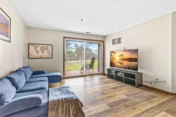 $149,900 | 1215 Ferndale Street North, Unit A12, Maplewood, MN 55119