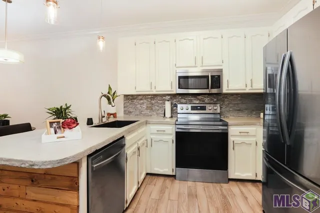 $133,900 | 10926 Old Hammond Highway, Unit 3, Baton Rouge, LA 70816