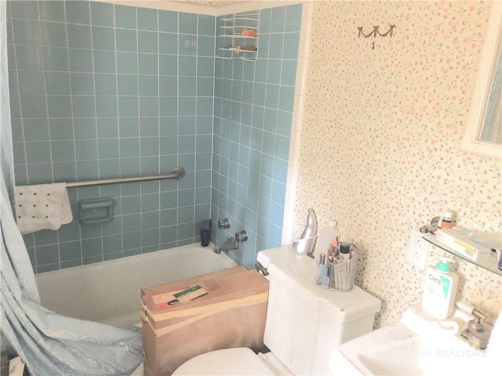 1109 Chalet Drive West Mobile, AL 36608 - Photo 16 of 21 MASTER BATHROOM