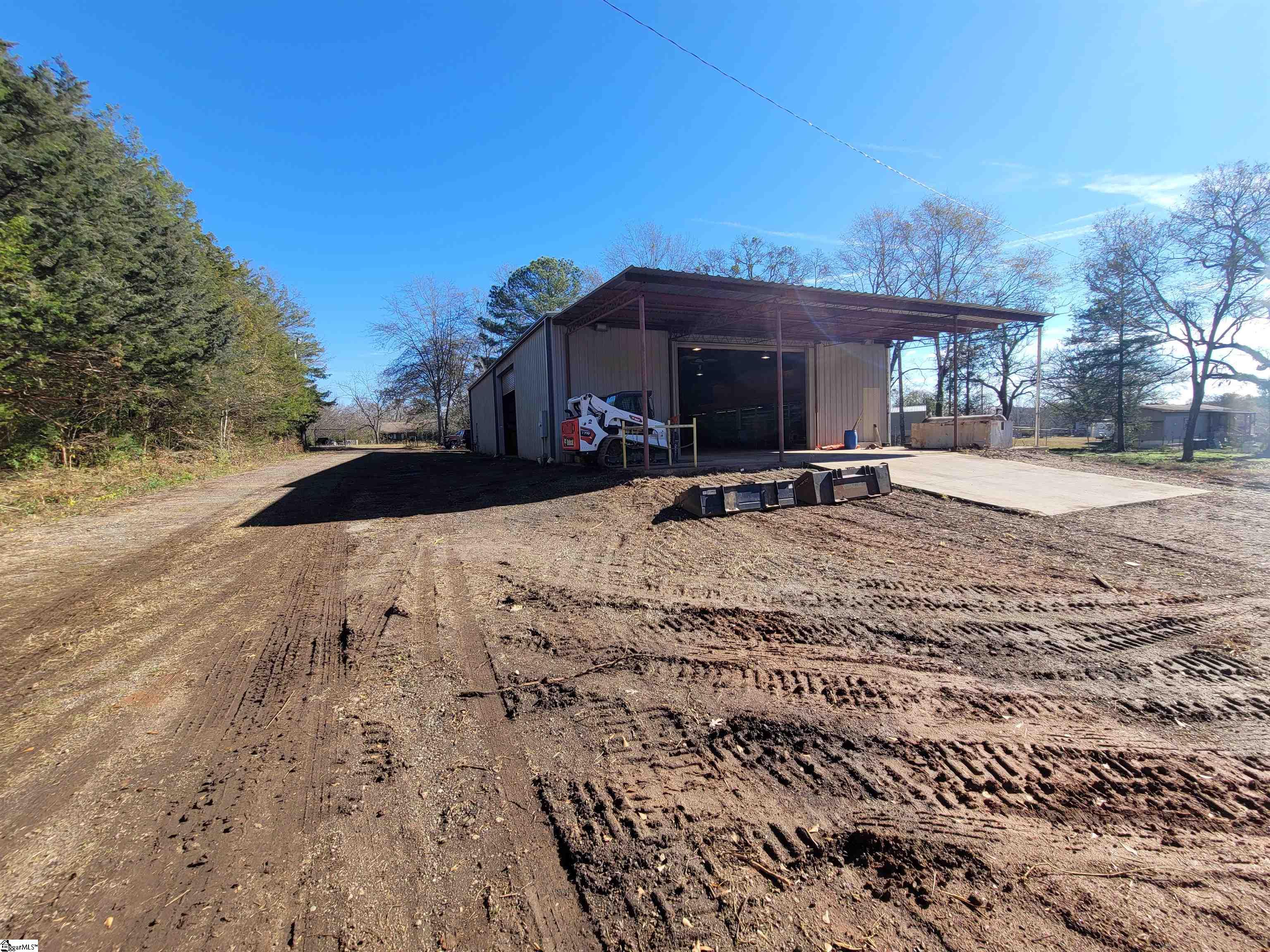 533 Crest Drive Easley, SC 29640 - Photo 3 of 13