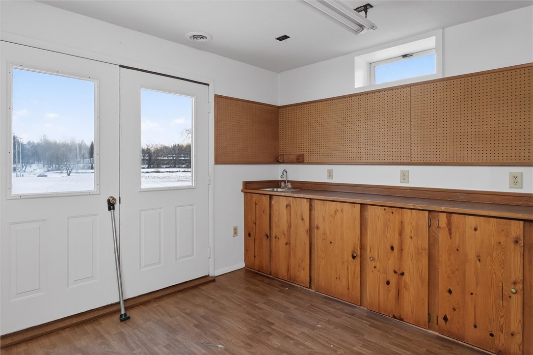 2812 Quaker Road Palmyra, NY 14522 - Photo 39 of 49 Walkout shop in bsmt