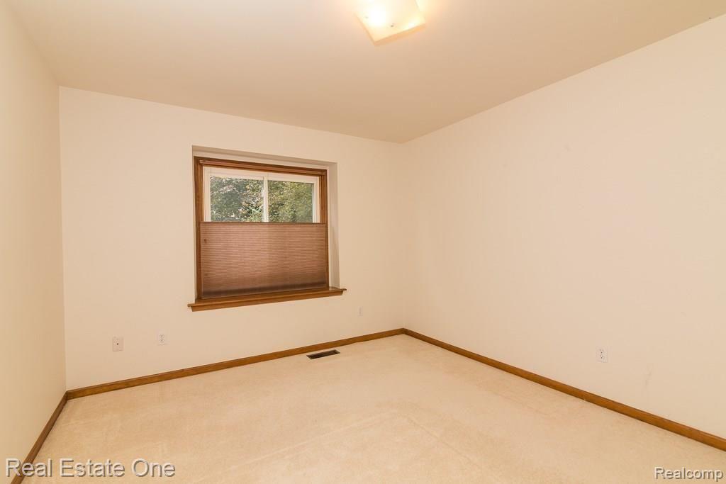 1313 Pembroke Drive Rochester, MI 48307 - Photo 13 of 22