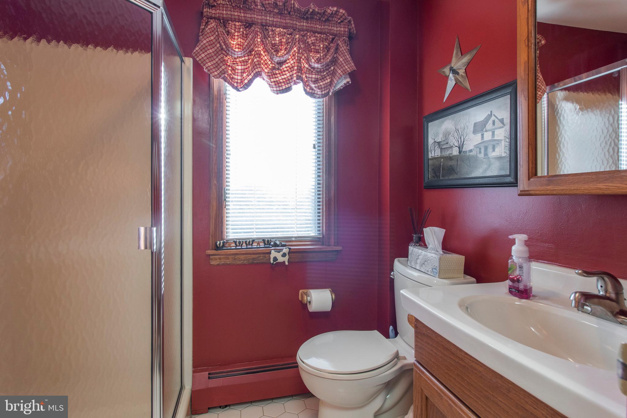 232 Harrison Road Brookhaven, PA 19015 - Photo 18 of 37 Main Floor Full Bathroom