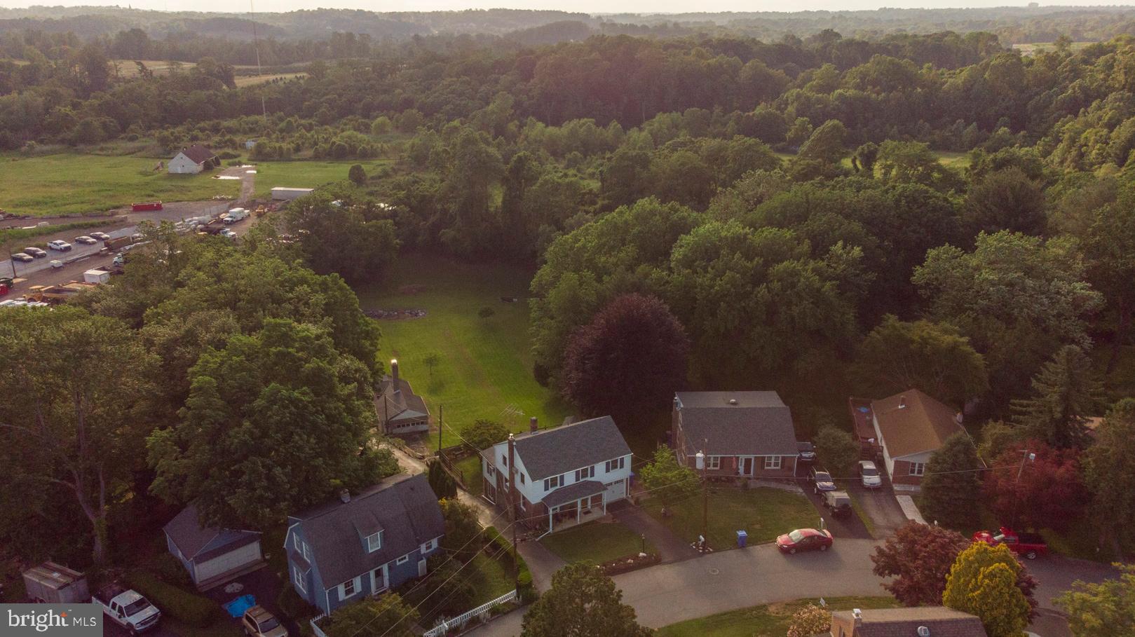 232 Harrison Road Brookhaven, PA 19015 - Photo 3 of 37 Gallery Image 3