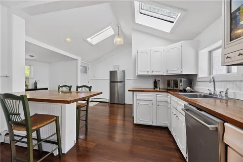 $1,590,000 | 16 Courtway Street, Narragansett, RI 02882