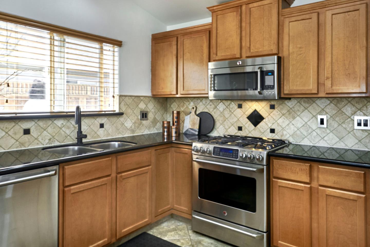 5562 Mesa Road Gilroy, CA 95020 - Photo 16 of 62 Gallery Image 16