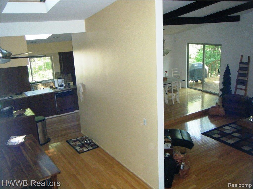 4430 Patrick Road West Bloomfield, MI 48322 - Photo 3 of 14 pics 021