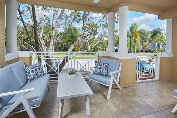 $1,150,000 | 850 6th Avenue North, Unit 204, Naples, FL 34102