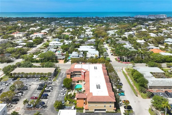 $1,150,000 | 850 6th Avenue North, Unit 204, Naples, FL 34102