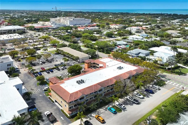 $1,150,000 | 850 6th Avenue North, Unit 204, Naples, FL 34102