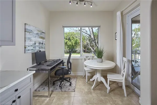 $1,150,000 | 850 6th Avenue North, Unit 204, Naples, FL 34102