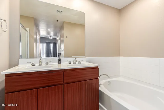 $2,200 | 2302 North Central Avenue, Unit 207, Phoenix, AZ 85004