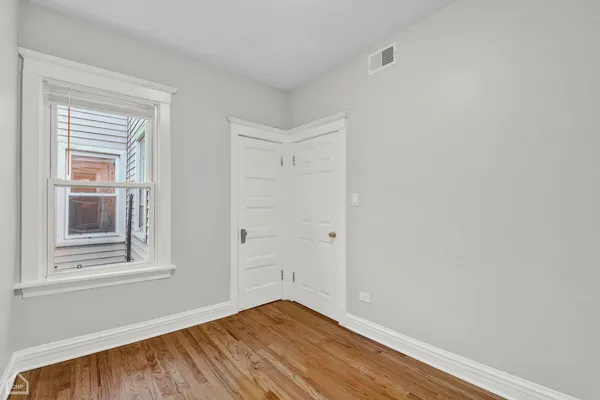 $2,900 | 4242 North Kimball Avenue, Unit 2, Chicago, IL 60618