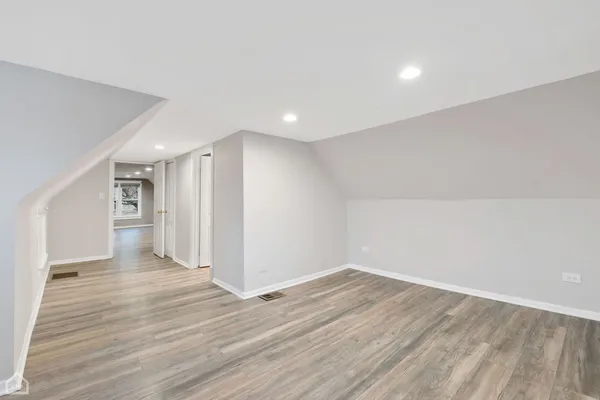 $2,900 | 4242 North Kimball Avenue, Unit 2, Chicago, IL 60618