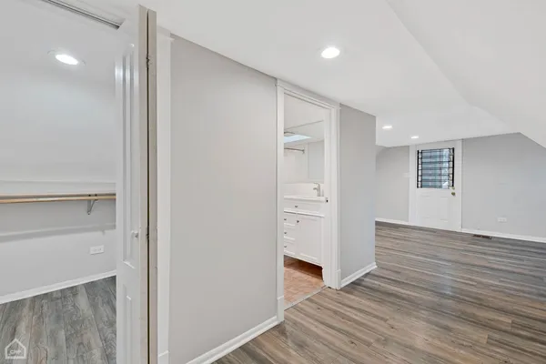 $2,900 | 4242 North Kimball Avenue, Unit 2, Chicago, IL 60618