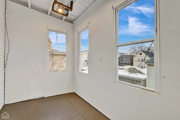 $2,900 | 4242 North Kimball Avenue, Unit 2, Chicago, IL 60618