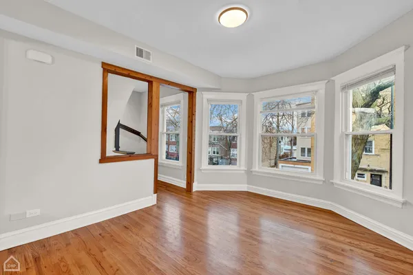 $2,900 | 4242 North Kimball Avenue, Unit 2, Chicago, IL 60618