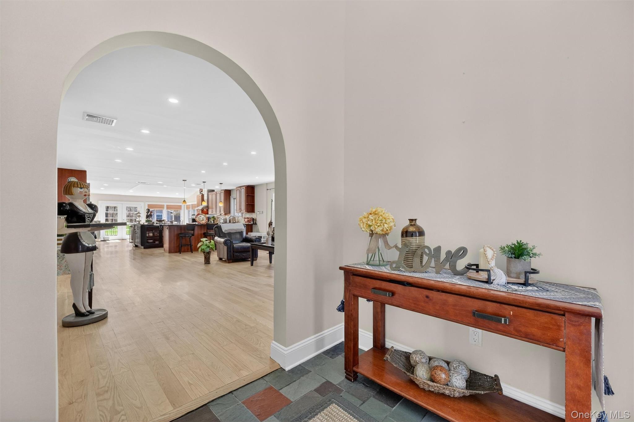 517 Elizabeth Road Yorktown Heights, NY 10598 - Photo 4 of 50