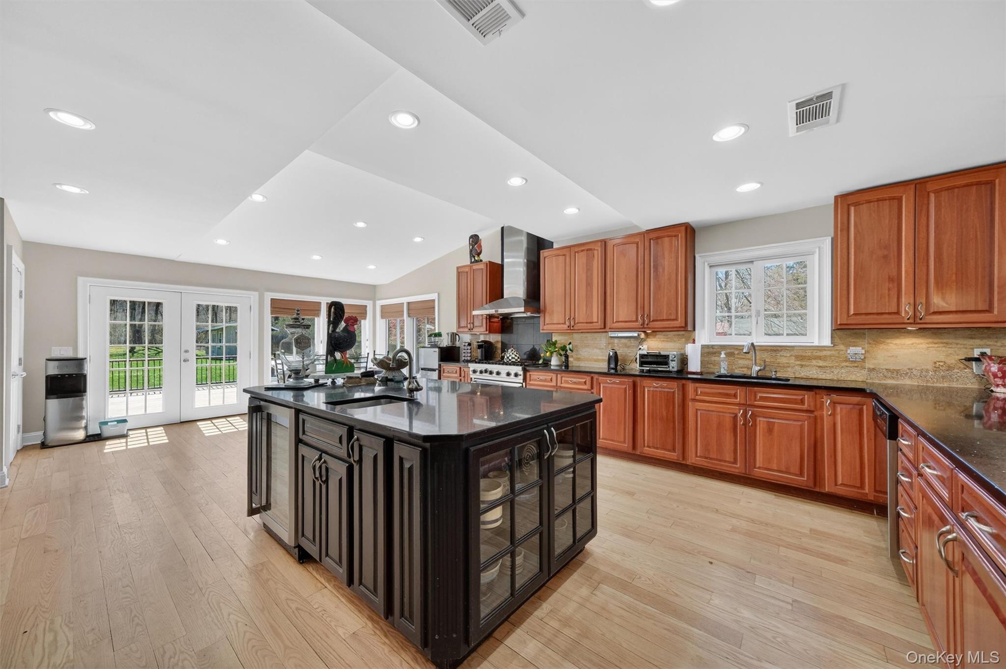 517 Elizabeth Road Yorktown Heights, NY 10598 - Photo 10 of 50