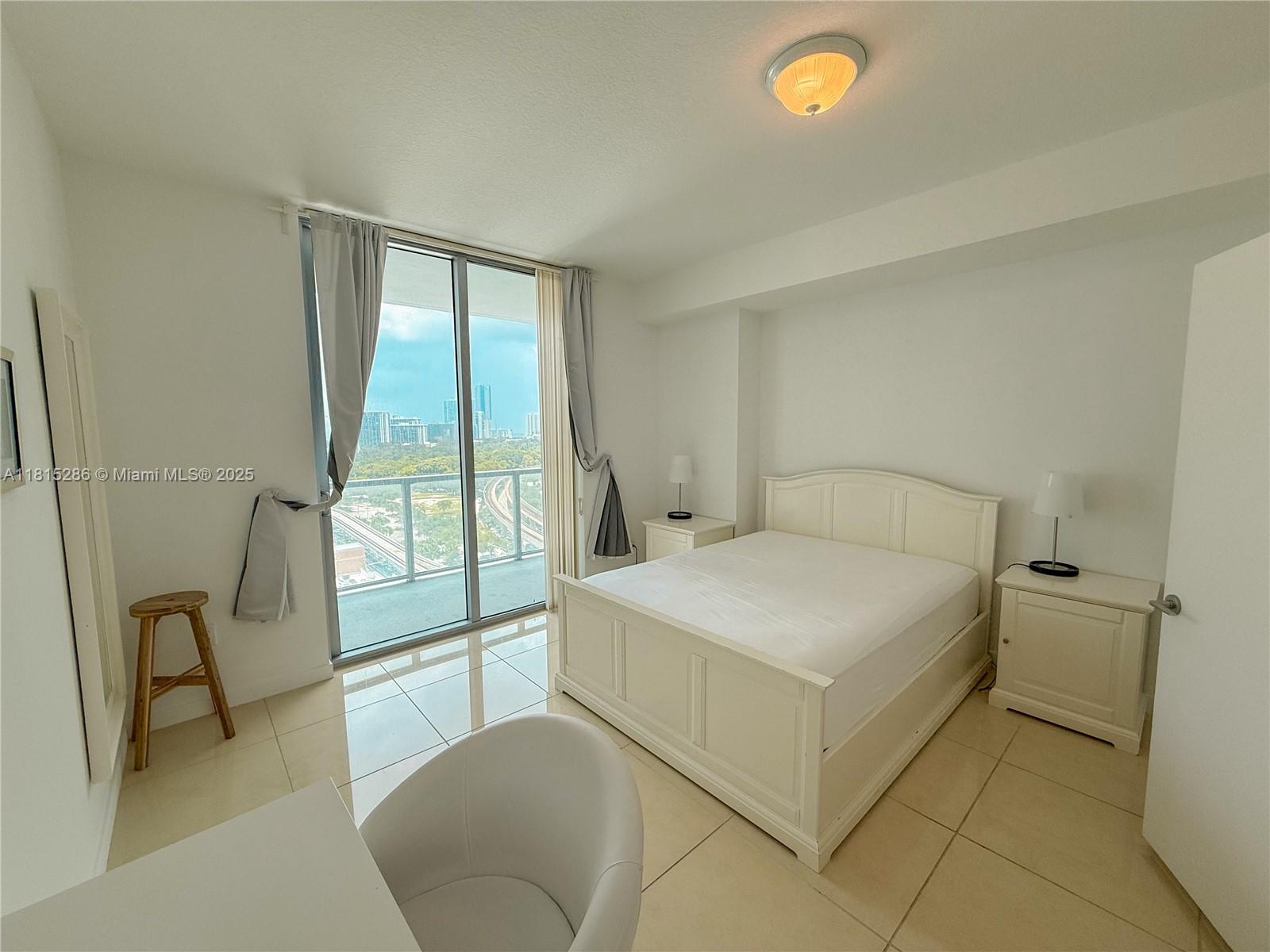 79 Southwest 12th Street, Unit 1603S Miami, FL 33130 - Photo 14 of 42