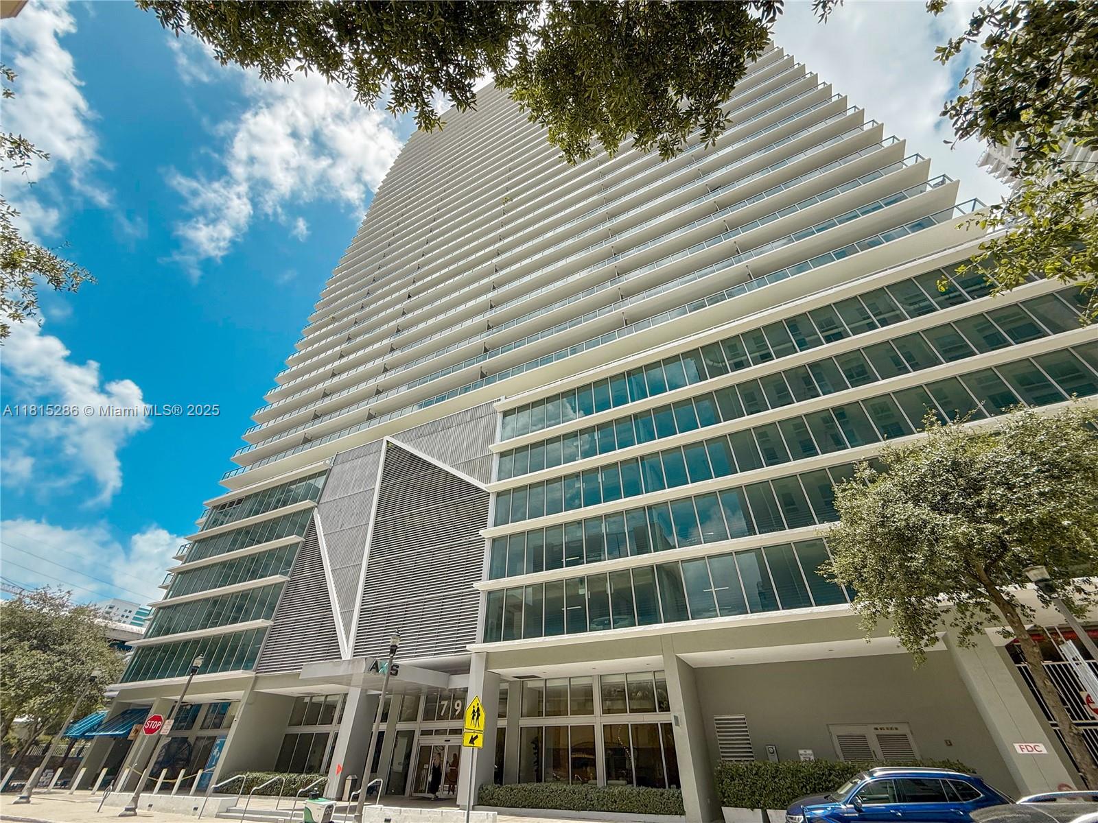 79 Southwest 12th Street, Unit 1603S Miami, FL 33130 - Photo 2 of 42