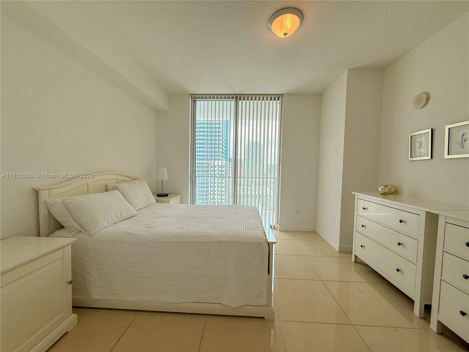 79 Southwest 12th Street, Unit 1603S Miami, FL 33130 - Photo 21 of 42