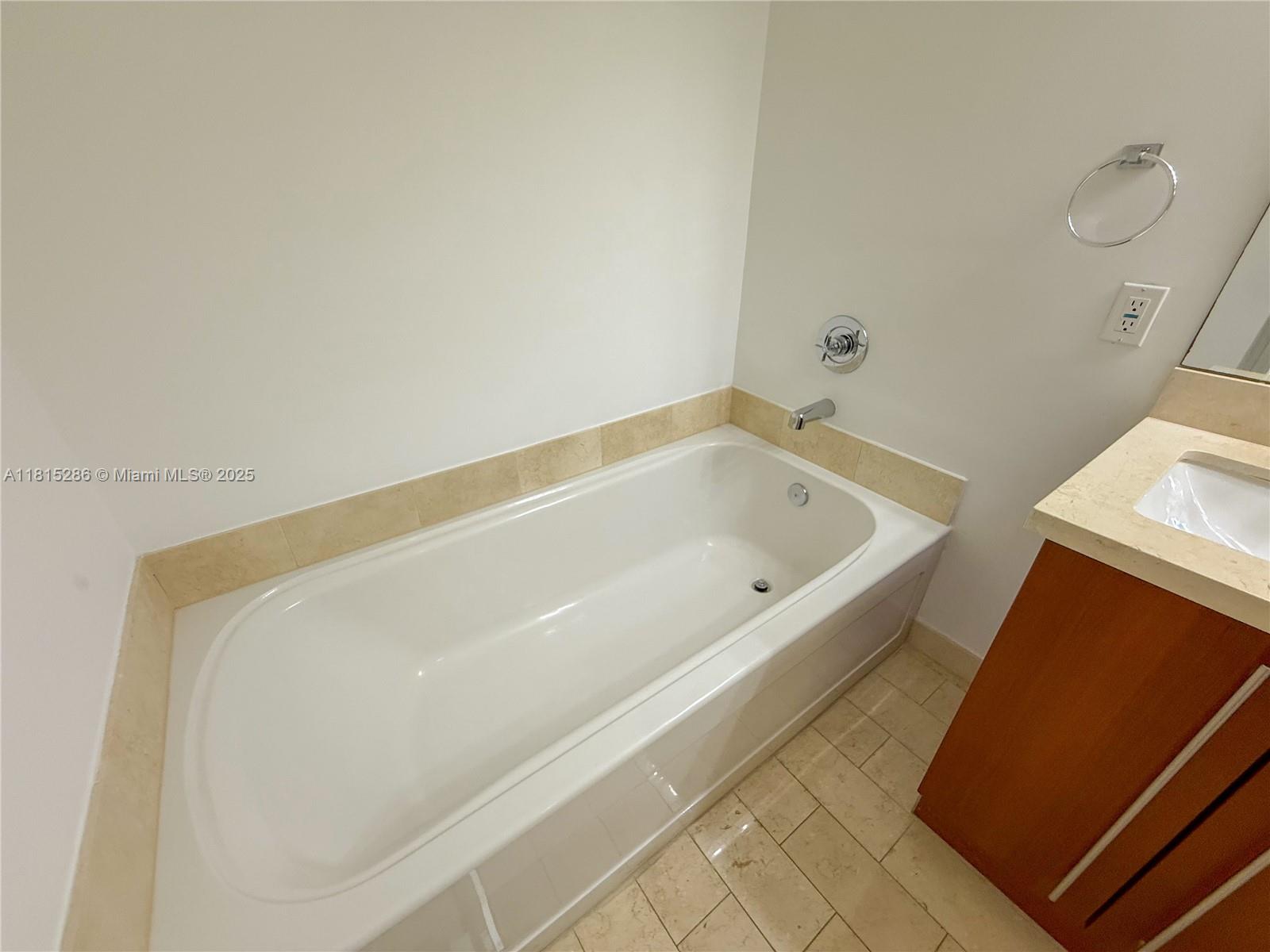 79 Southwest 12th Street, Unit 1603S Miami, FL 33130 - Photo 27 of 42