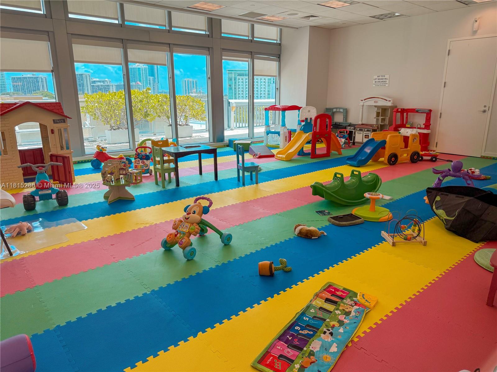 79 Southwest 12th Street, Unit 1603S Miami, FL 33130 - Photo 40 of 42