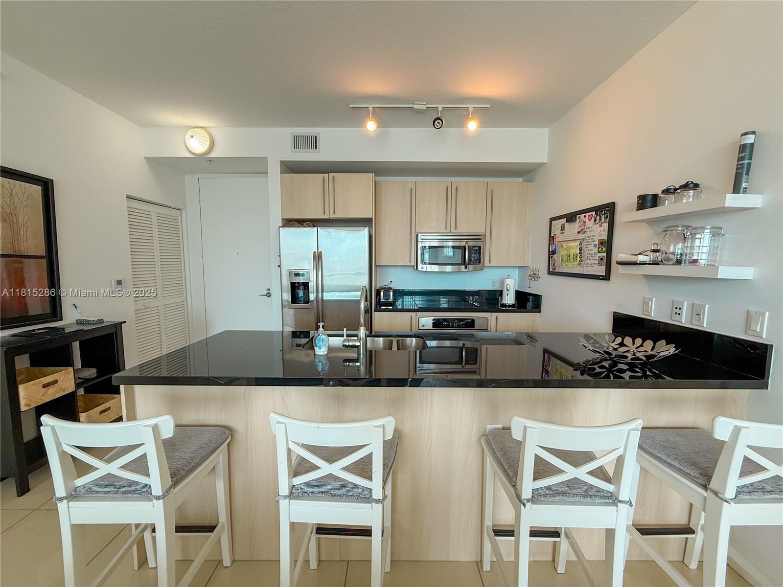 79 Southwest 12th Street, Unit 1603S Miami, FL 33130 - Photo 6 of 42