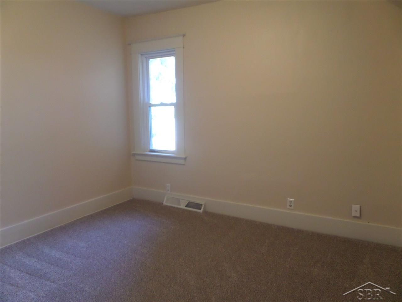 8562 Geddes Road Saginaw, MI 48609 - Photo 8 of 19 31300694-7.JPG